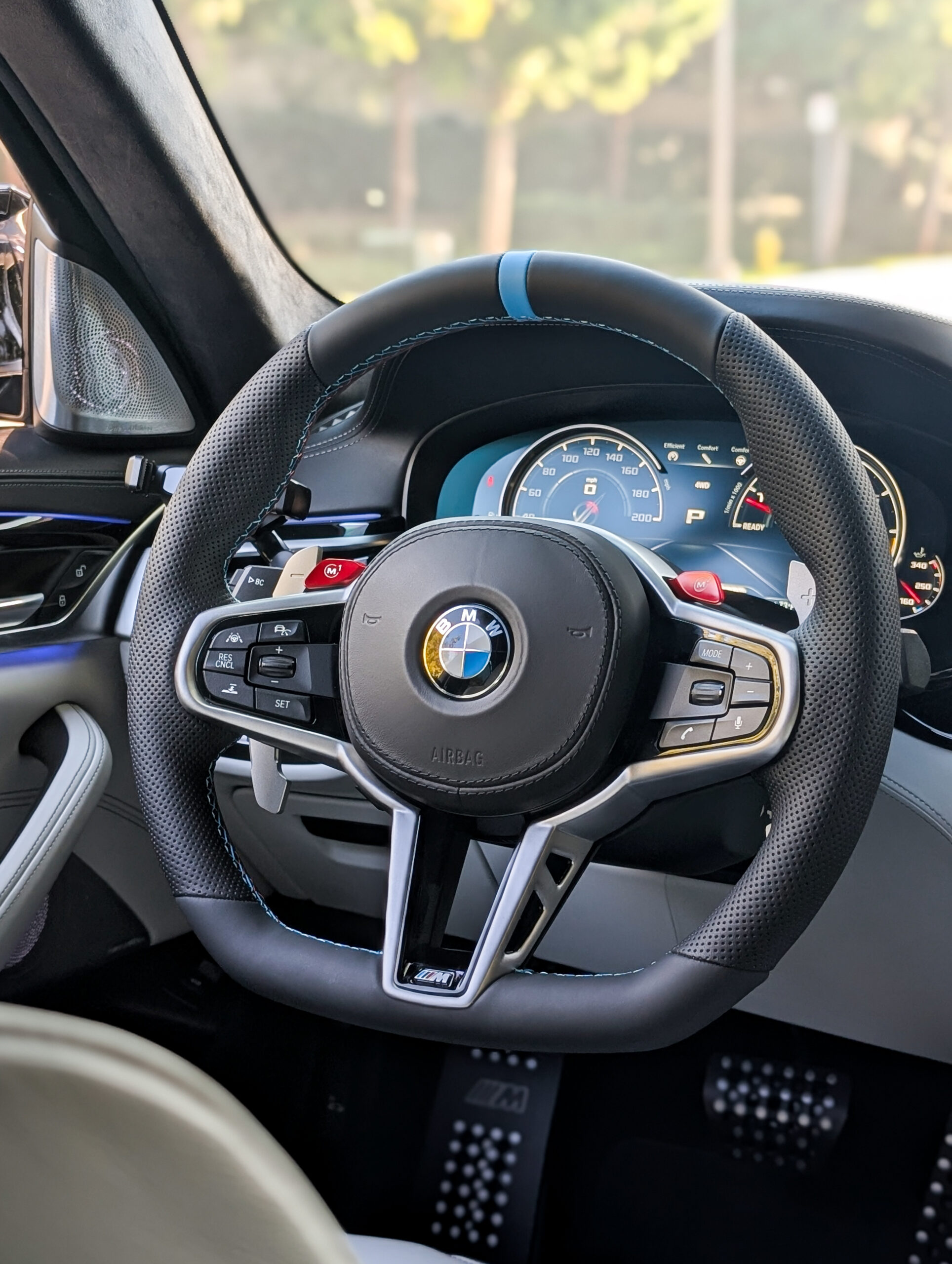 Acclcors Carbon Fibre Steering Wheel, Leather Steering Wheel D Shape Flat Base LED Gear Indicator Steering Wheel For BMW M Sport 1/3 Series M3/E88 E90 E91 E92 E93 2005-2012